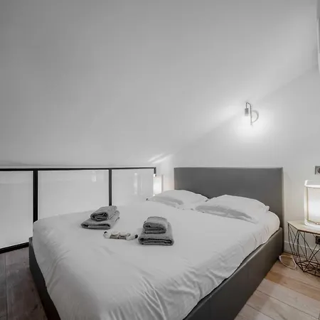 Charming For 4 People - Forville Market Apartment *
