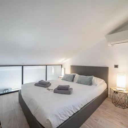Charming For 4 People - Forville Market Appartement